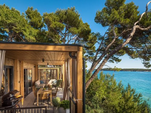 Hilltop Green Home for 5 Spectacular seaview