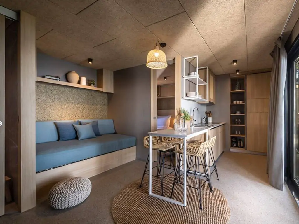 campsite-padova-hiltop-green-home-for-5-interior-living-room