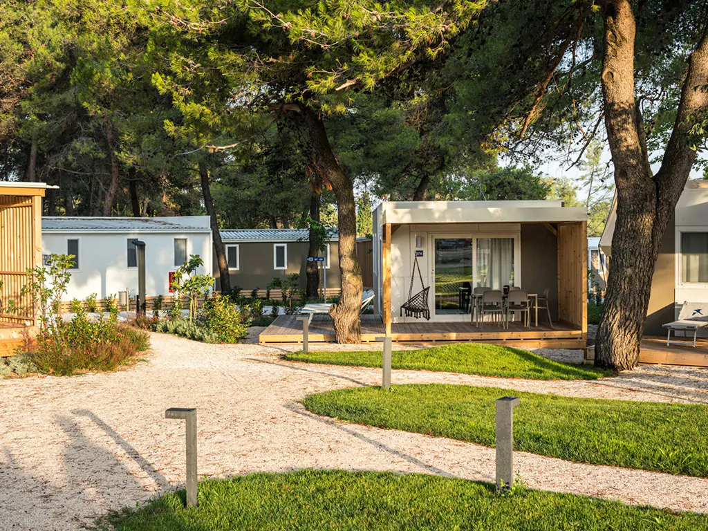 falkensteiner-premium-camping-zadar-camping-family-home-exterior