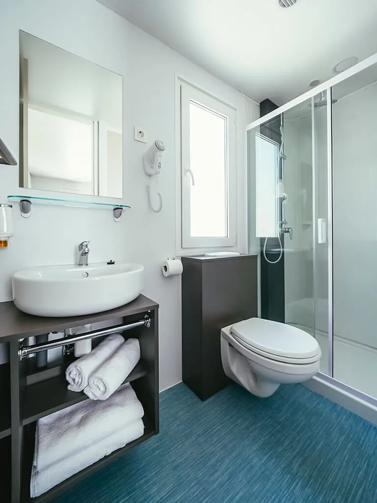 falkensteiner-premium-camping-zadar-cozy-mobile-homes-interior-v