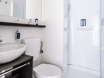 falkensteiner-premium-camping-zadar-glamping-premium-home-interior-bathroom