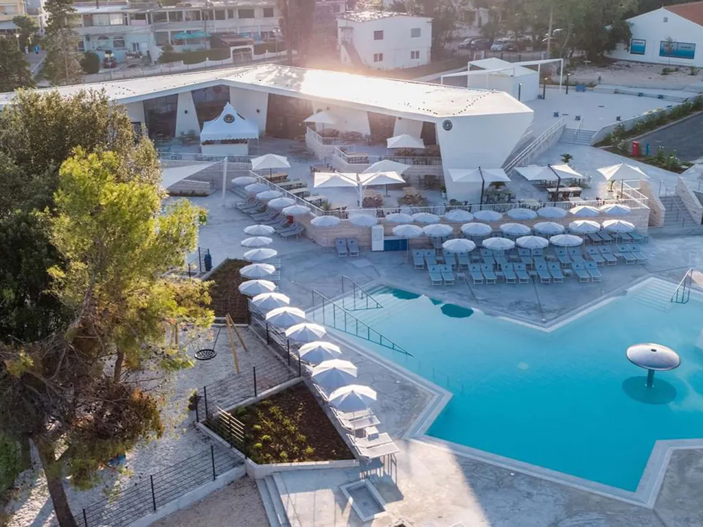 falkensteiner-premium-camping-zadar-pool-2
