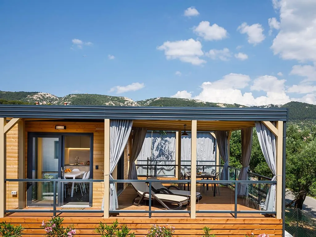 padova-camping-resort-marine-premium-camping-suite-exterior