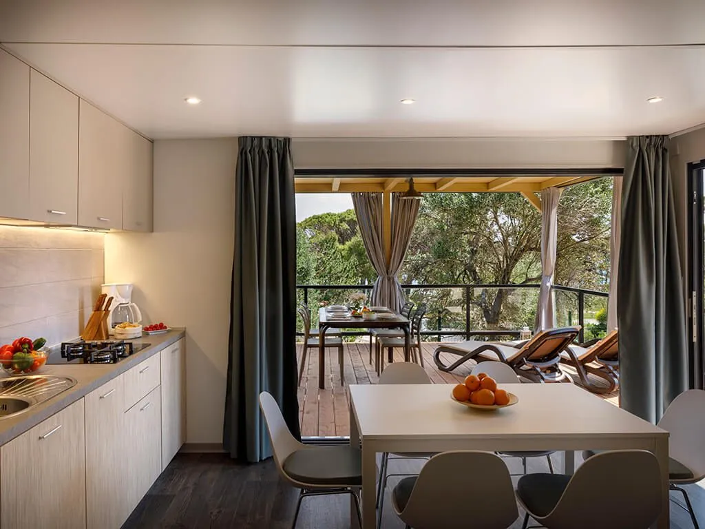 padova-camping-resort-marine-premium-camping-suite-interior-iv