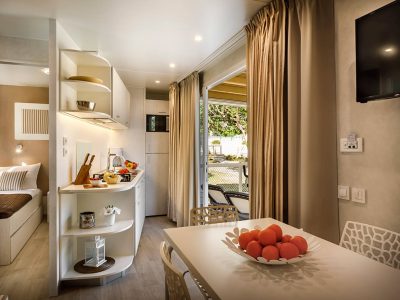 padova-camping-resort-marine-premium-mobile-home-interior-iv