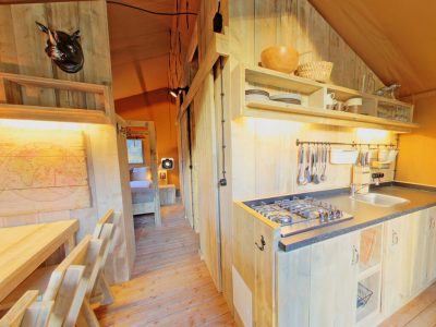 camping-slamni-fishermans-glamping-village-interior-of-ktichen-iii