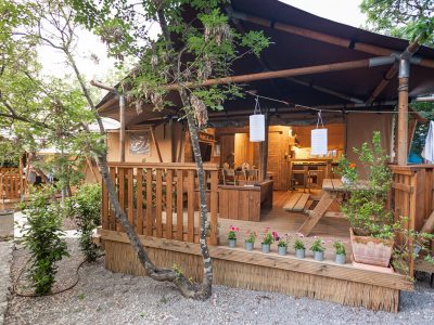 camping-slamni-glamping-exterior-2