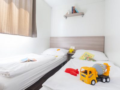 camping-slamni-mobile-home-children-bedroom-2