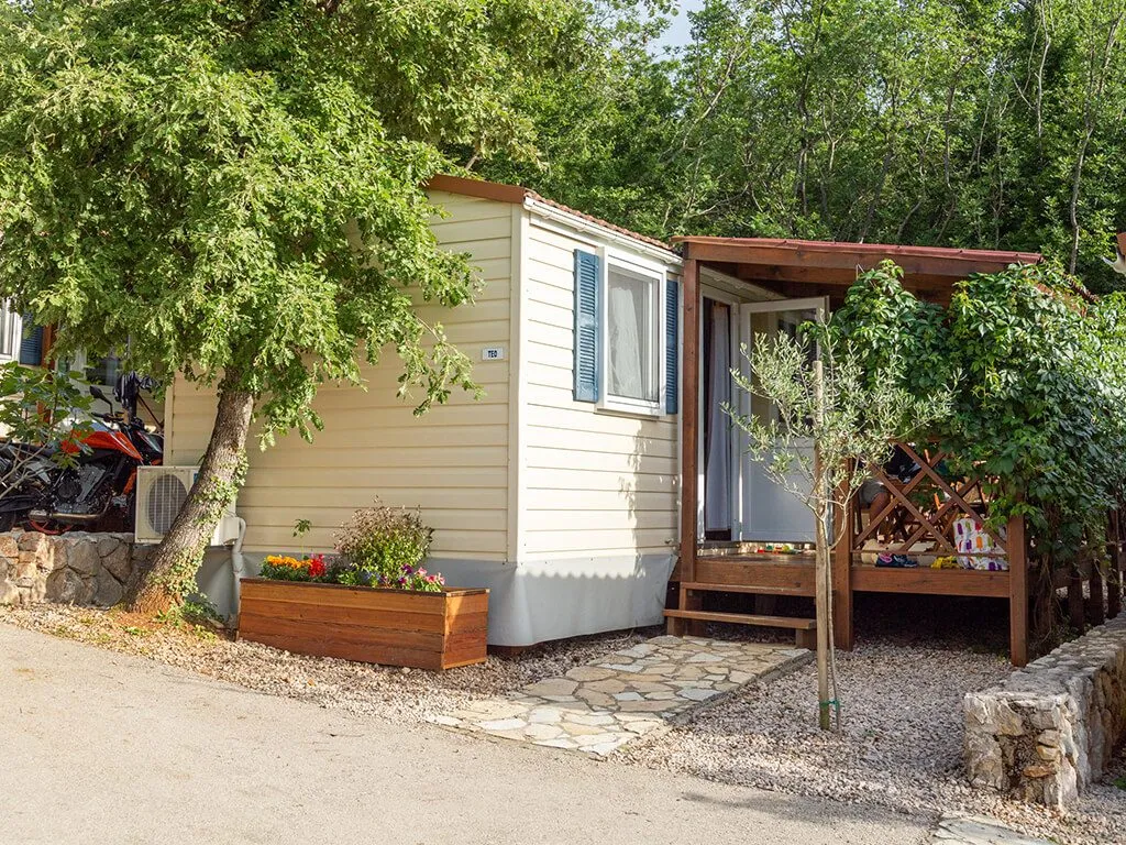 camping-slamni-mobile-home-exterior