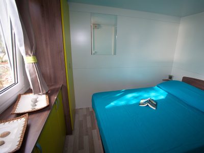 campsite-slamni-interior-of-bedroom-in-mobile-homes