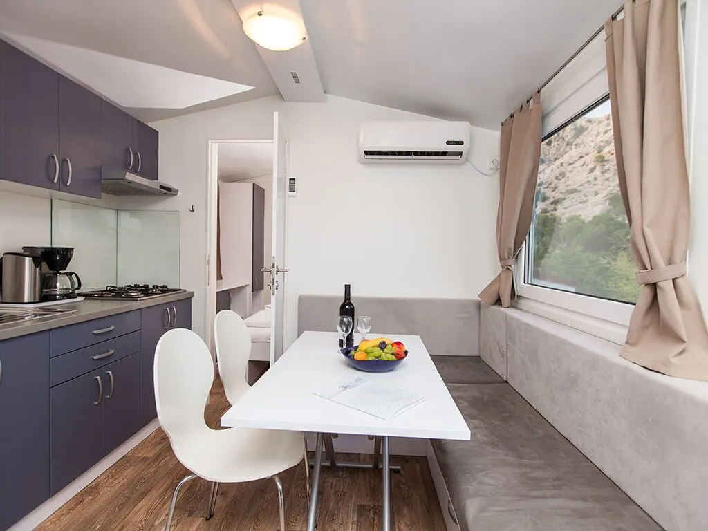 naturist-camp-bunculuka-mobil-home-kitchen-interior