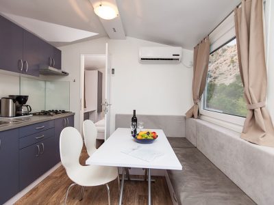 naturist-camp-bunculuka-mobil-home-kitchen-interior