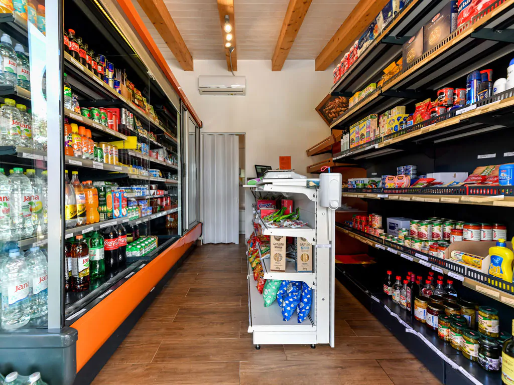 camping-ugljan-grocery-store
