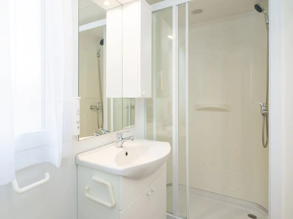 aminess-planet-camping-port9-resort-holiday-home-port9-interior-bathroom-sink