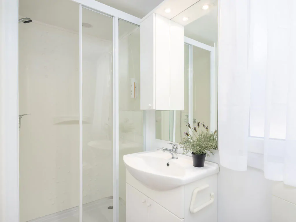 aminess-planet-camping-port9-resort-holiday-home-port9-interior-bathroom
