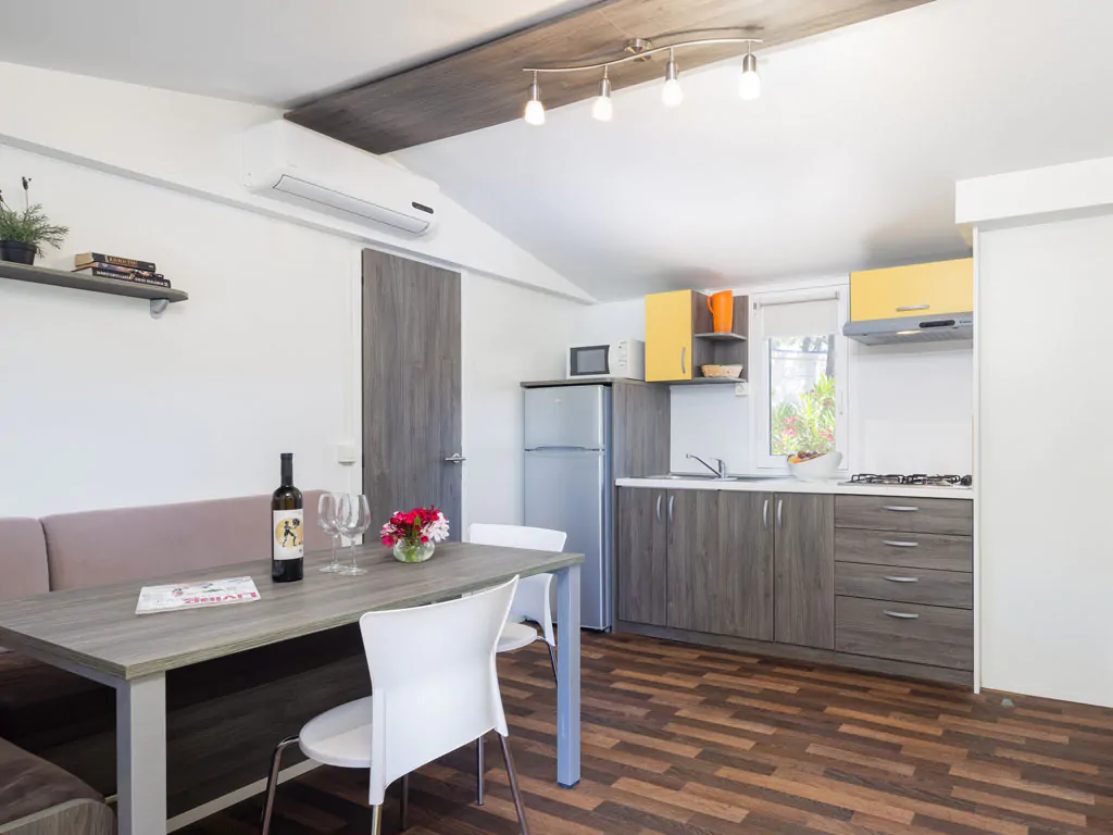 aminess-planet-camping-port9-resort-holiday-home-port9-interior-kitchen