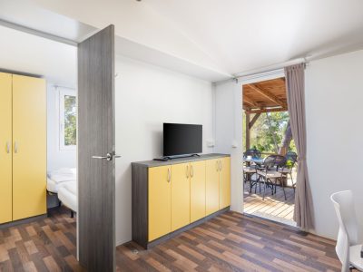 aminess-planet-camping-port9-resort-holiday-home-port9-interior-living-room-entrance