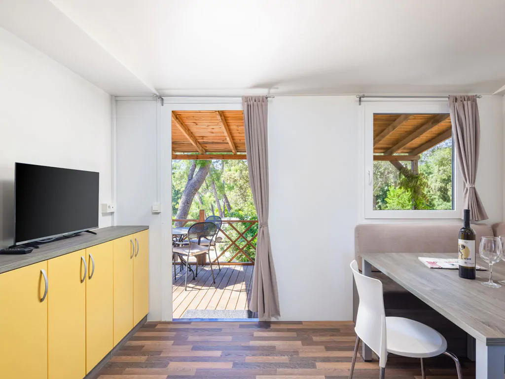 aminess-planet-camping-port9-resort-holiday-home-port9-interior-living-room