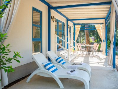 aminess-planet-camping-port9-resort-marko-polo-holiday-home-exterior-sunbeds-view