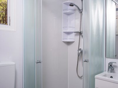 camping-basko-polje-anya-mobile-home-bathroom-i