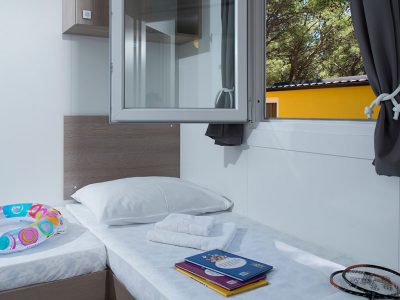 camping-basko-polje-anya-mobile-home-bedroom