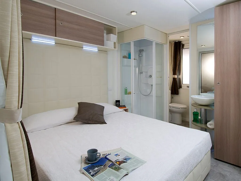 camping-campingin-park-umag-luxury-d-mobile-homes-bedroom