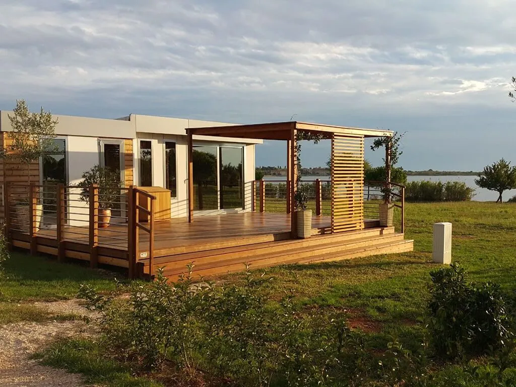 camping-campingin-park-umag-luxury-d-mobile-homes-exterior