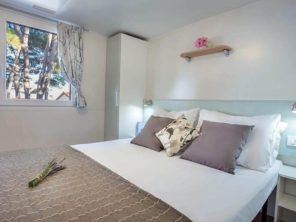 camping-jezevac-superior-mobile-homes-bedroom-2
