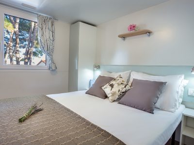 camping-jezevac-superior-mobile-homes-bedroom-2