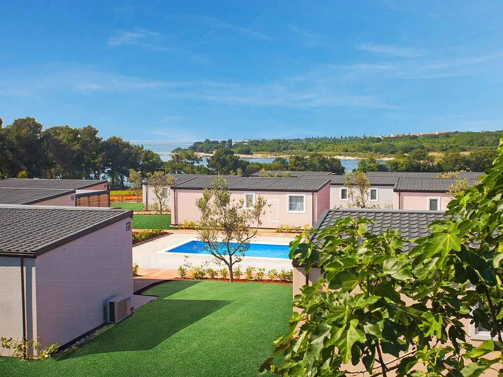 camping-kastanija-novigrad-lavanda-and-olive-mobile-homes-and-pool-exterior
