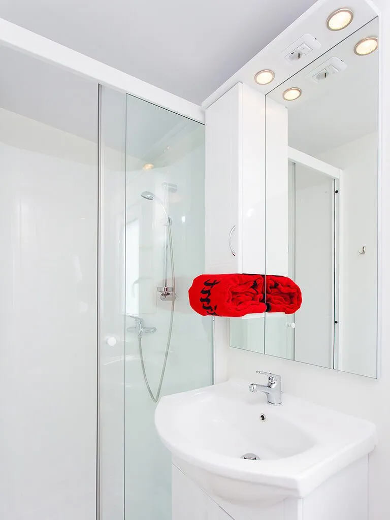 camping-kastanija-novigrad-lavanda-and-olive-mobile-homes-bathroom-2