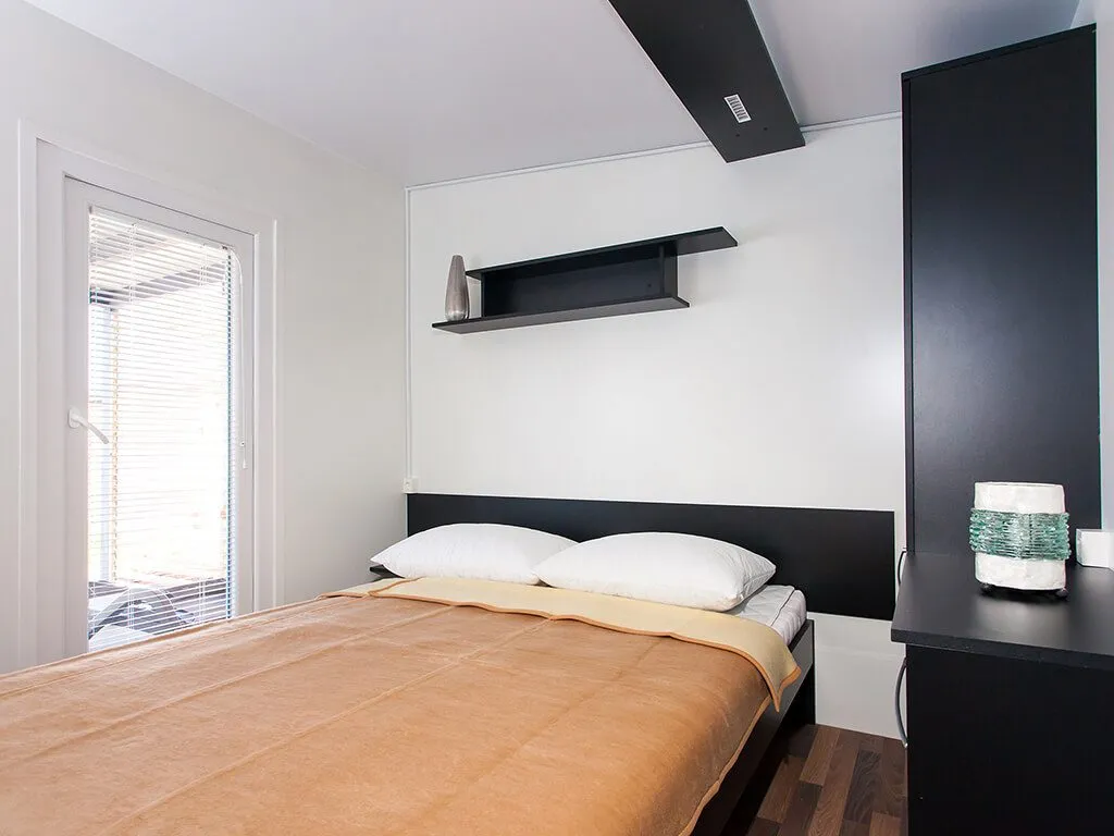 camping-kastanija-novigrad-lavanda-and-olive-mobile-homes-bedroom-interior-2