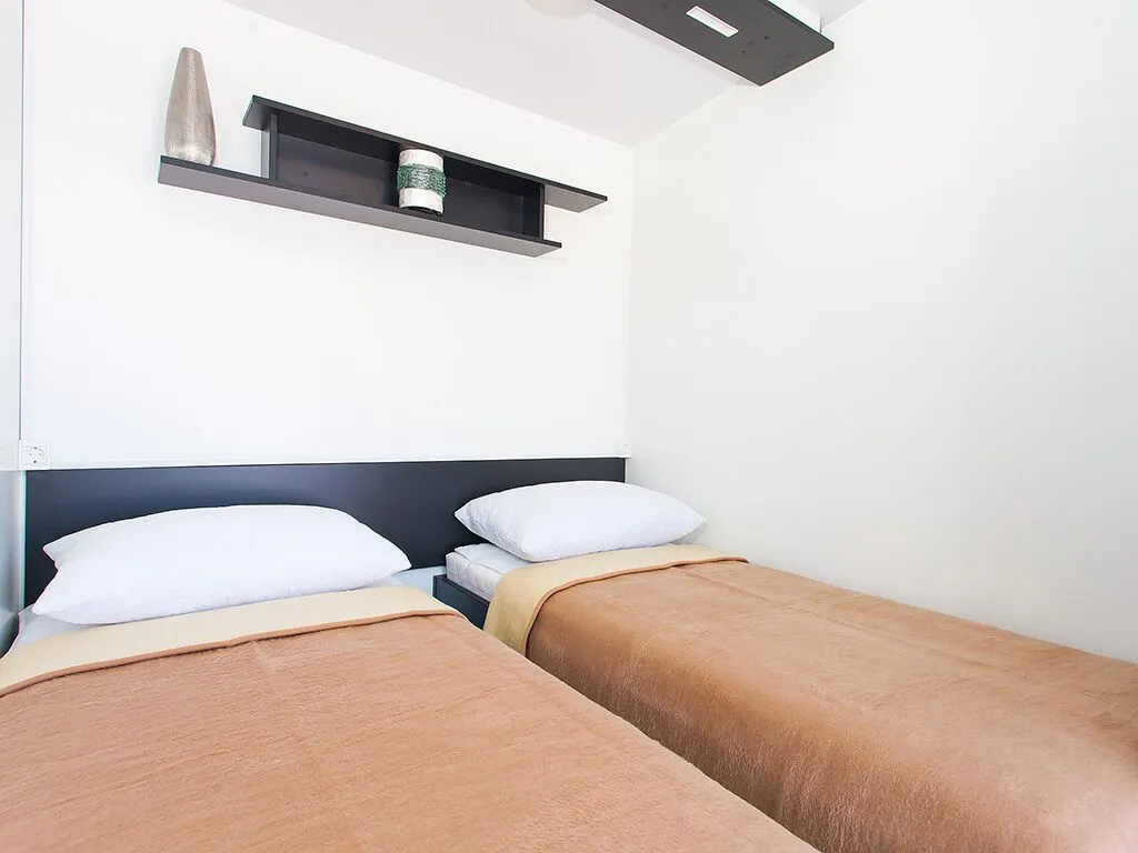 camping-kastanija-novigrad-lavanda-and-olive-mobile-homes-two-bed-bedroom