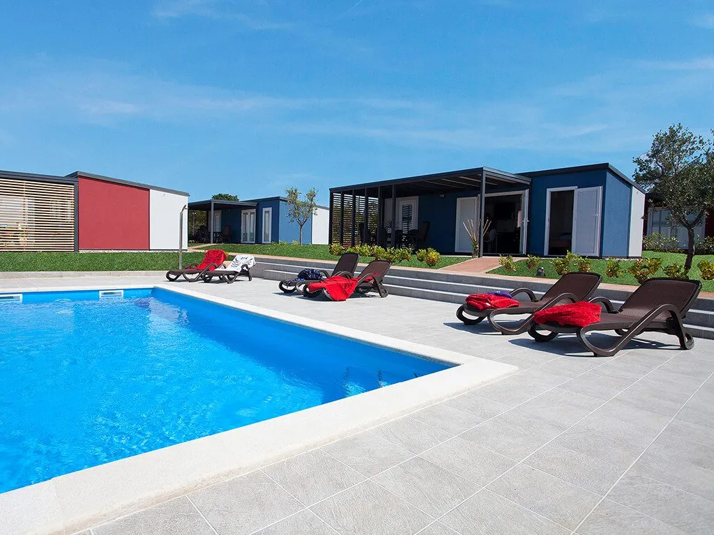 camping-kastanija-novigrad-lavanda-and-olive-pool-2