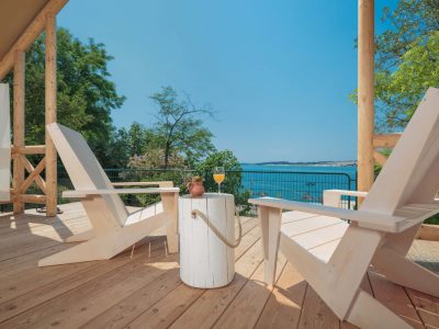 camping-lanterna-glamping-tent-terrace