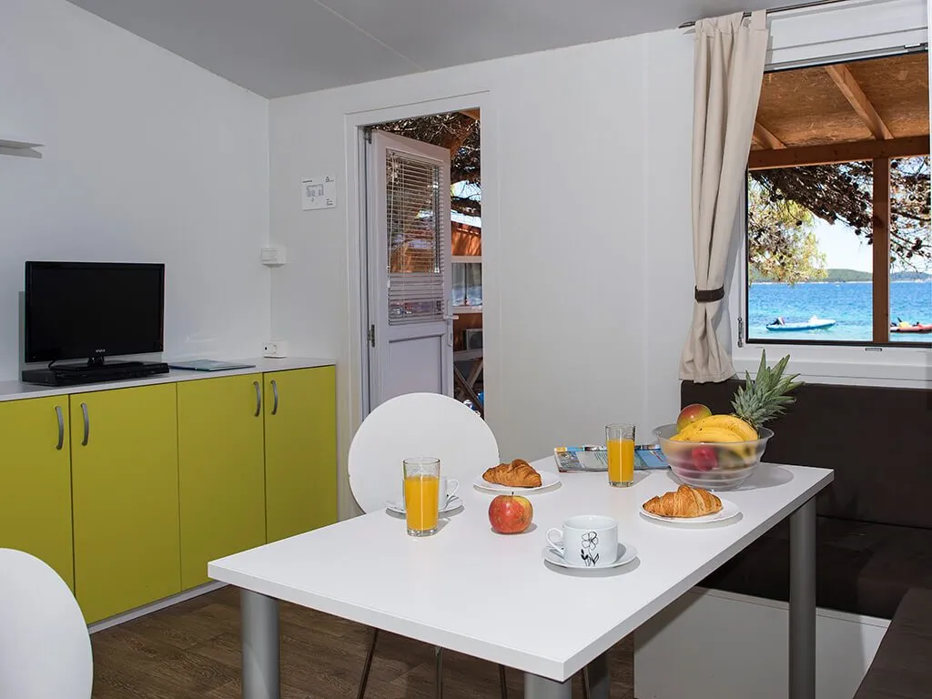 camping-perna-mobile-homes-bianca-premium-near-the-sea