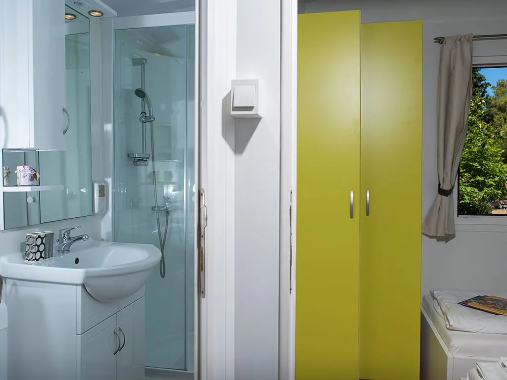 camping-perna-mobile-homes-bianca-bathroom-i-i