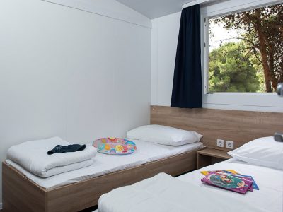 camping-pineta-mobile-home-vanga-bedroom