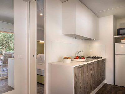 camping-porto-sole-mobile-home-superior-family-kitchen