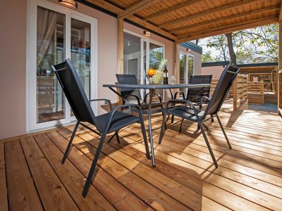 camping-puntica-mediteran-premium-mobile-home-terrace