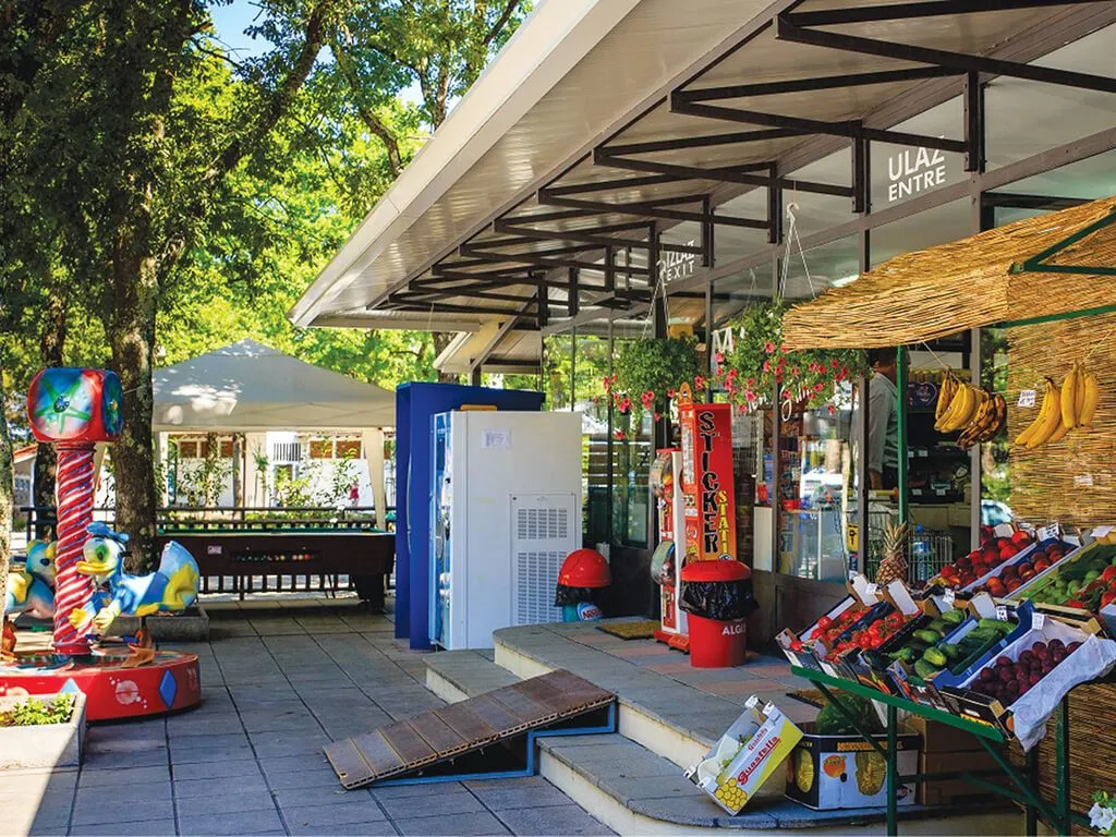 camping-puntica-market