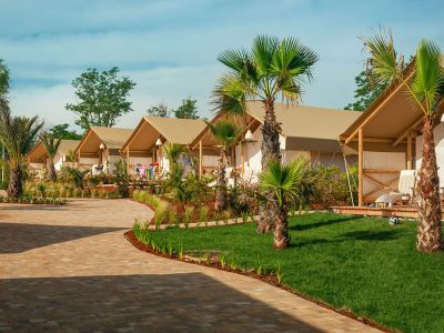 camping-resort-lanterna-maro-premium-glampin-tent-exterior