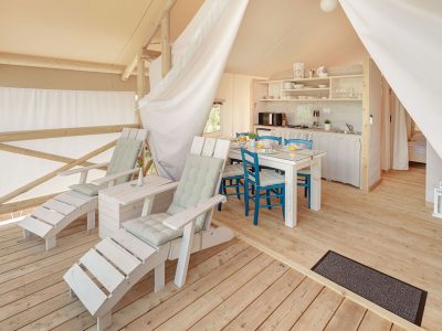 camping-resort-lanterna-maro-premium-glampin-tent-interior-ii