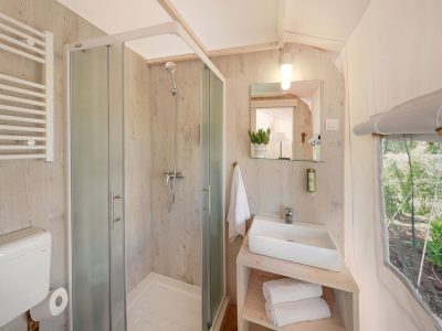 camping-resort-lanterna-maro-premium-glampin-tent-interior-iv