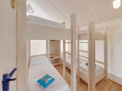 camping-resort-lanterna-maro-premium-glampin-tent-interior-v