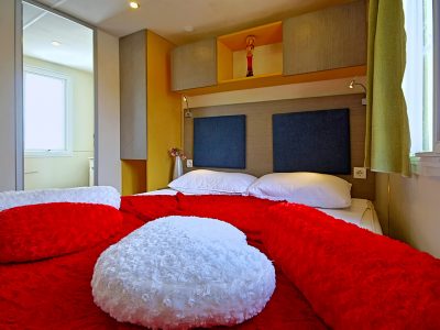 camping-resort-lanterna-oliva-mobile-homes-bedroom-ii