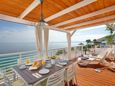 camping-skrila-superior-mobile-home-terrace-view-i-3