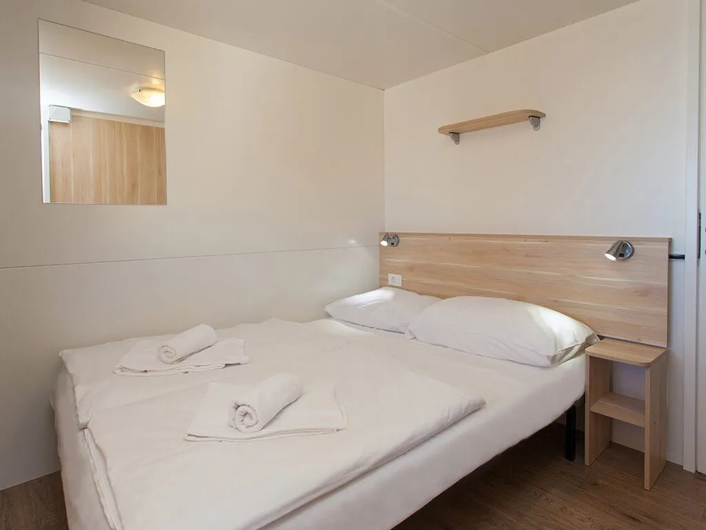 camping-skrila_superior-mobile-home-bedrooms-interor