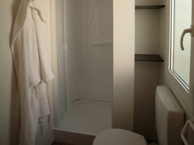 campsite-lanterna-mobile-home-oliva-bathroom