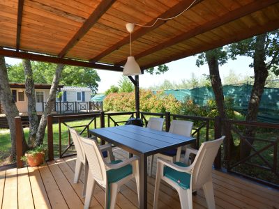 campsite-solaris-mobile-home-west-coast-exterior-terrace-iiiii